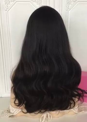 باوركة شعر طبيعى طول 22 ويفي لون اسود طبيعى جذور دائريه كثافه 230 