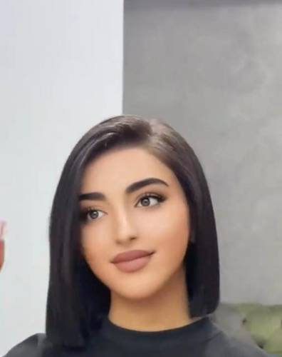 باروكة شعر طبيعي طول ١٠ انش لون اسود طبيعي  كثافه ١٥٠ 