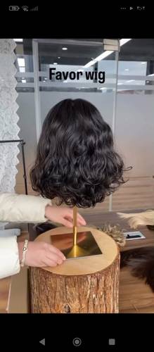 باروكة شعر طبيعي طول 12انش اسود طبيعى ويفى كثافه متوسطه قياس مديم جذور اماميه دانتيل