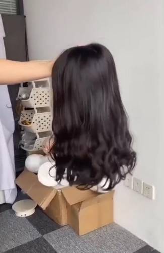 باروكة شعر طبيعي ويفي طول ١٦ انش لون اسود طبيعي فروه دانتيل كثافه طبيعيه مقاس وسط جذور أماميه