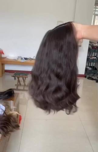 باروكة شعر طبيعي طول ١٤ ويفي لون اسود طبيعي فروه دانتيل كثافه طبيعيه مقاس وسط جذور أماميه