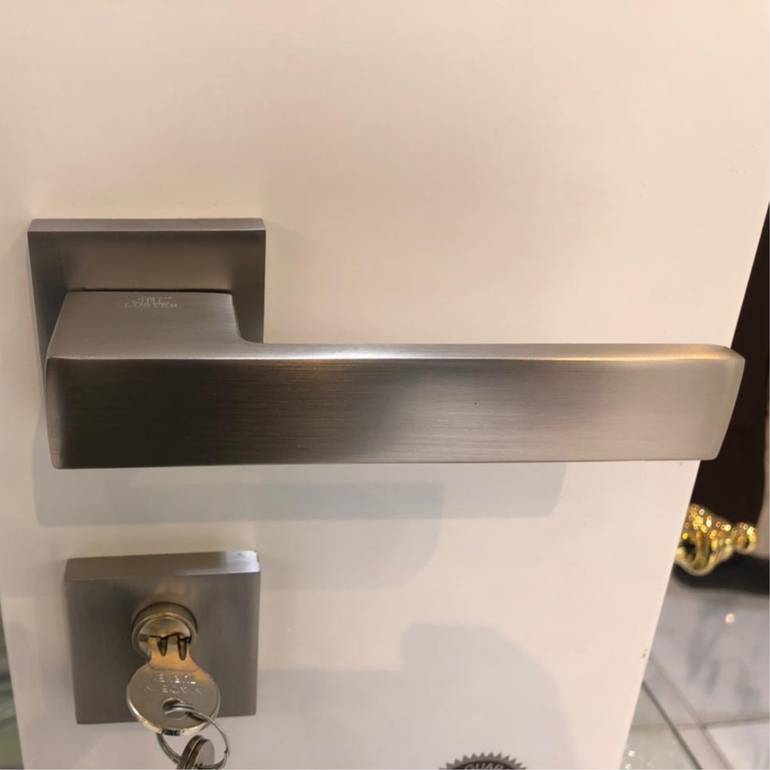 مسكات ابواب مغصول فضي DSM 