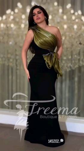 فستان اسود ليكرا مع كرنكل