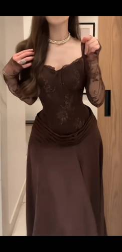فستان باربي ناعم مع دانتيل