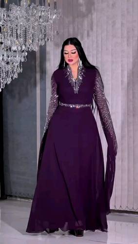 فستان بنفسجي جورجيت مع تطريز كمبيوتر 