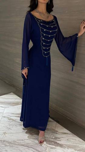 فستان جورجيت مع تطريز يدوي 