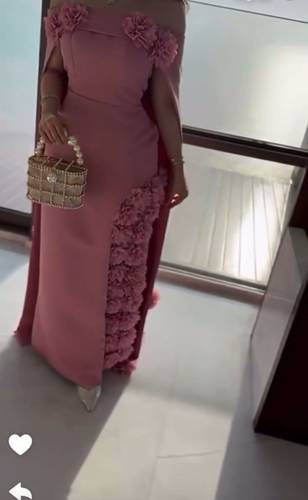فستان لحمي باربي مع ورود