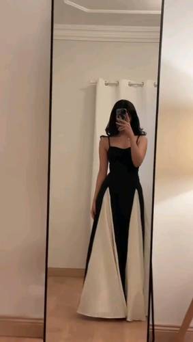 فستان باربي اسود مع كسرات جورجيت ابيض 