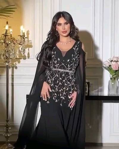 فستان اسود تطريز راقي 