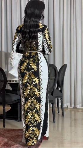 فستان باربي مع تطريز كمبيوتر 