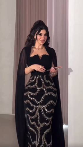 فستان اسود جورجيت مع تطريز يدوي راقي 