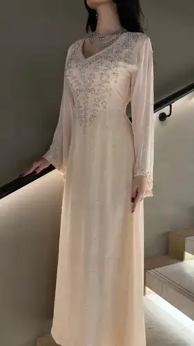 فستان بيج جورجيت مع تطريز يدوي 