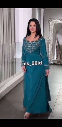 فستان جورجيت مع بطانه مع تطريز يدوي راقي 