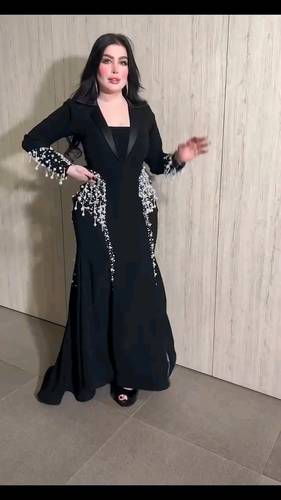 فستان اسود سهره مع تطريز انيق
