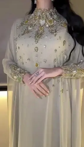 فستان جورجيت مع تطريز يدوي راقي 