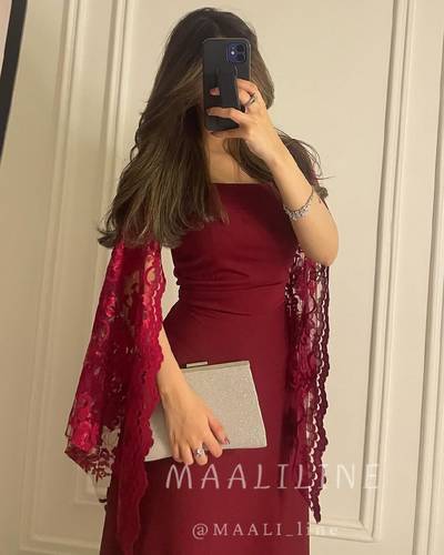 فستان عودي كريب مع اكمام دانتيل 