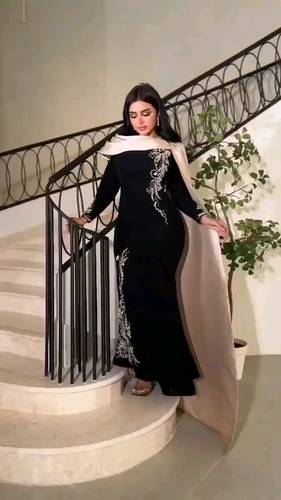 فستان باربي تطريز راقي 