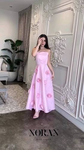 فستان تفته وردي مع ورود