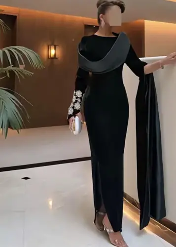 فستان زيتي مخمل مع تطريز يدوي 