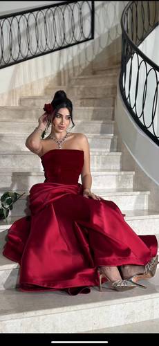 فستان عودي مخمل مع تفته 