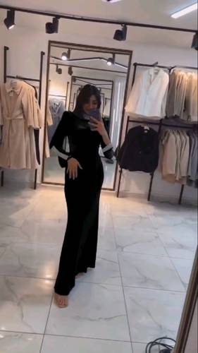 فستان كحلي مخمل مع تطريز 