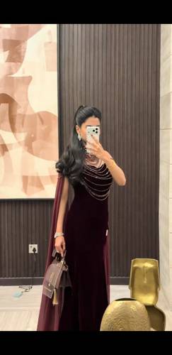 فستان مخل كوري مع تفته مع تطريز يدوي سلاسل