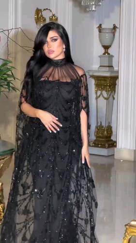 فستان تل مع تطريز راقي 