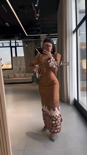 فستان بني ميكادو تطريز يدوي بالقماش 