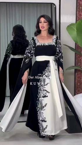 فستان كريب مع جورجيت وتطريز يدوي راقي