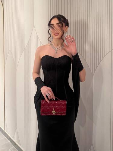فستان باربي ناعم مع كورسيه صدر انيقه