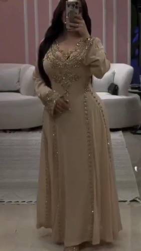 فستان بيج جورجيت مع تطريز يدوي راقي 