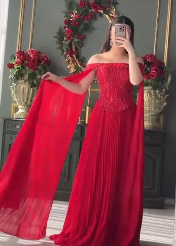 فستان احمر جورجيت مع كلفه شك