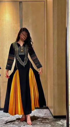 جلابيه عسيري اسود كريب استرتش تطريز كمبيوتر 
