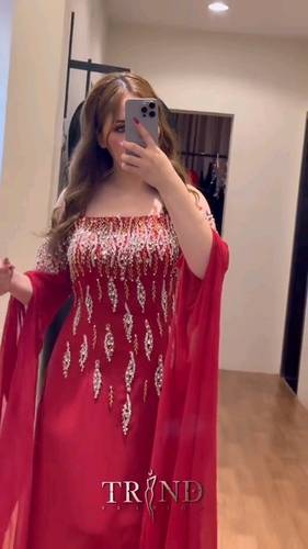 فستان احمر جورجيت مع تطريز يدوي 