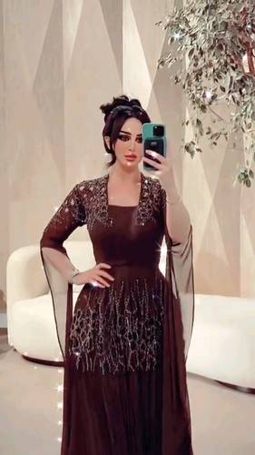 فستان عودي جورجيت مع تطريز وليزر