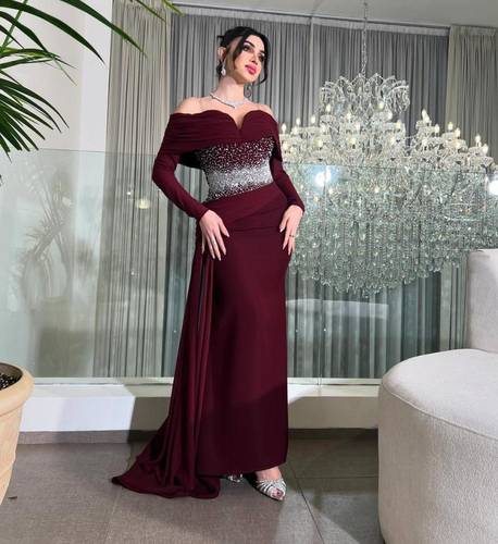 فستان عودي باربي مع جورجيت وتطريز يدوي راقي 