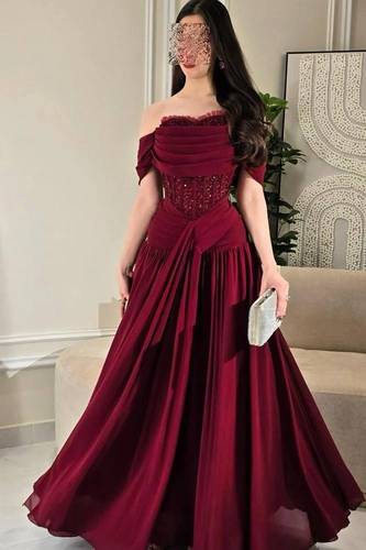 فستان احمر انيق