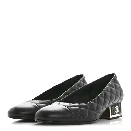 Lambskin Quilted CC Cap Toe Low Heel Pumps