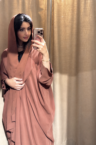 عباية بطرحة بقصات بشت
