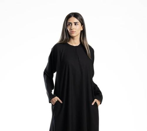عباية بطرحة سادة بجيوب جانبيه مقفله اسلامي قماش اسبيشل ندى 
