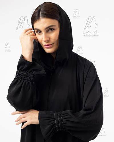 عباية بطرحة بقصات كلوش بطقطق ممكن اختيارها بي اي لون حسب كتابة الون في الملاحظات