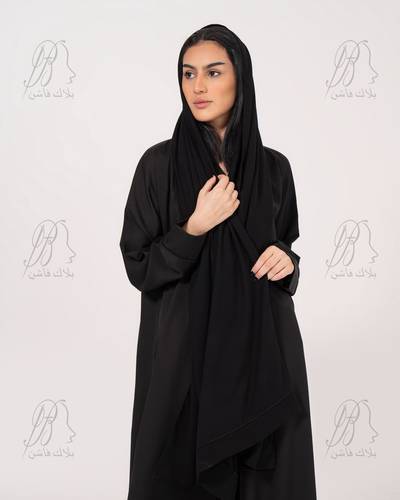 عباية بطرحة بطقطق بقصاتA-Line ممكن طلب العبايه على اي لون عند كتابة الون في الملاحظات 