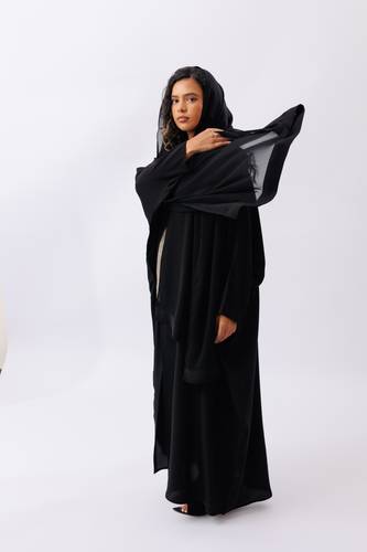 عباية بطرحة لف بقصات فراشة 🦋 قماش ندى