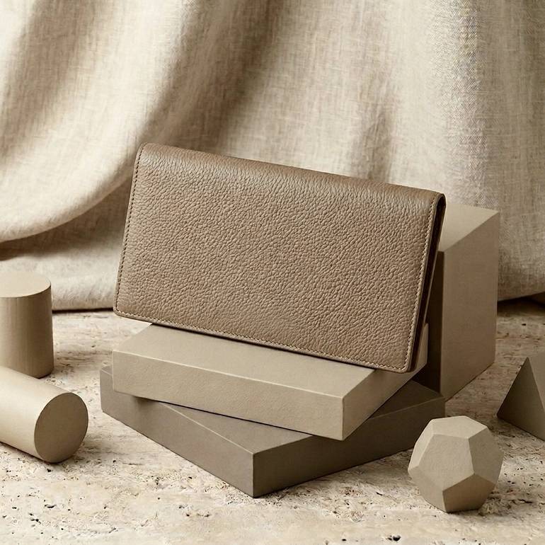 PASSPORT HOLDER - pebbled leather