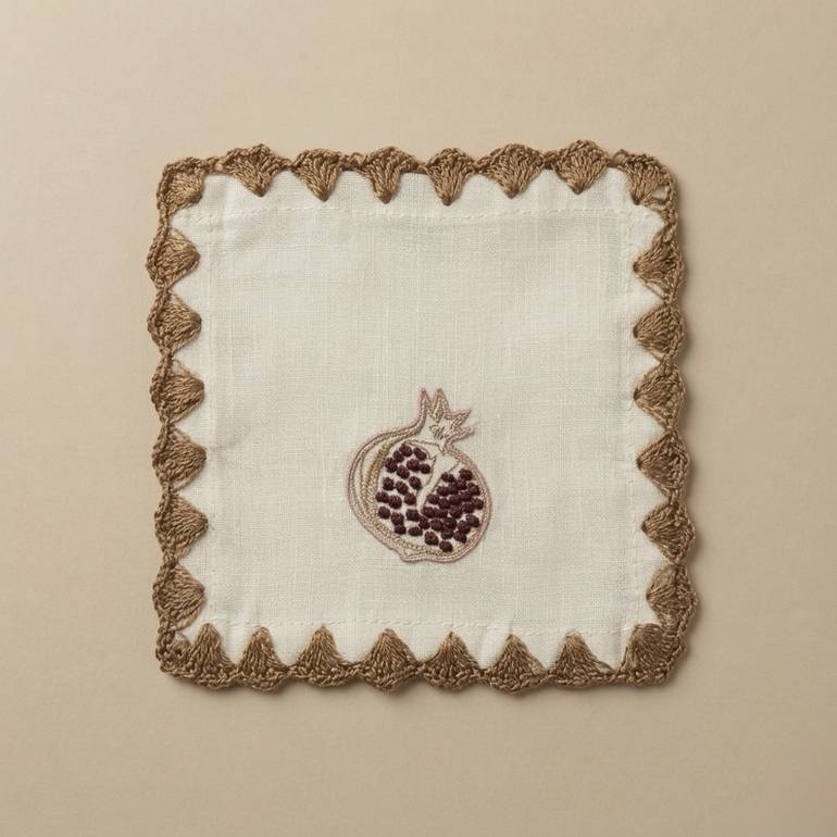 NATURAL COASTER WITH BEIGE SCALLOPED TRIM (SET OF 4)