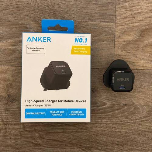 شاحن جداري من Anker  سريع 