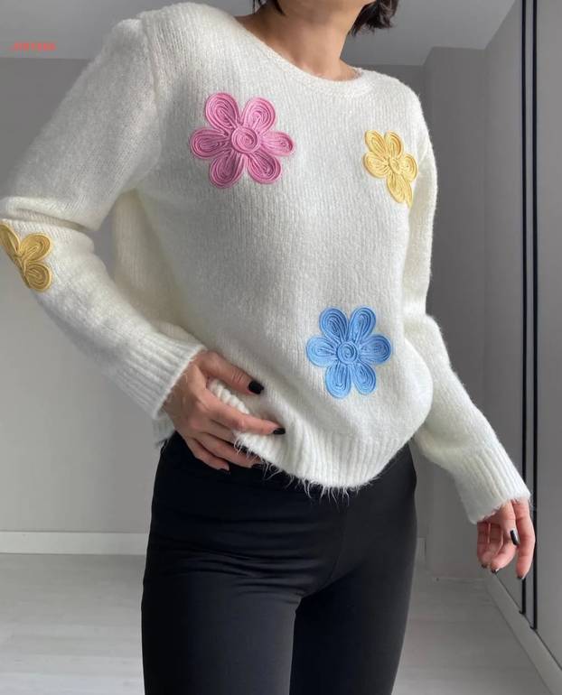 Floral Knitted Pullover 