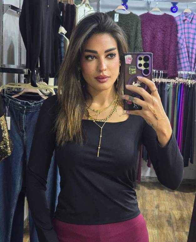 Karol Basic Squared Tops