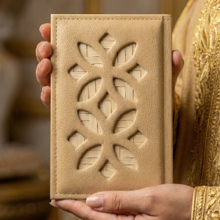 دفتر من الجلد المعاد تدويره مزين بالخوص اليدوي  