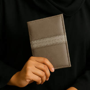 دفتر من الجلد المعاد تدويره مزين بالزري المشغول يدوياً